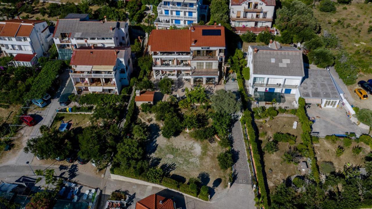 Apartments Vesela Banjol Exterior photo